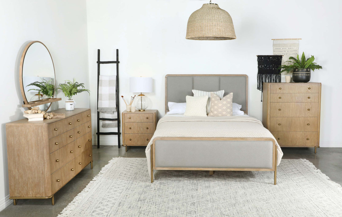 Arini 3-drawer Nightstand with Dual USB Ports Sand Wash