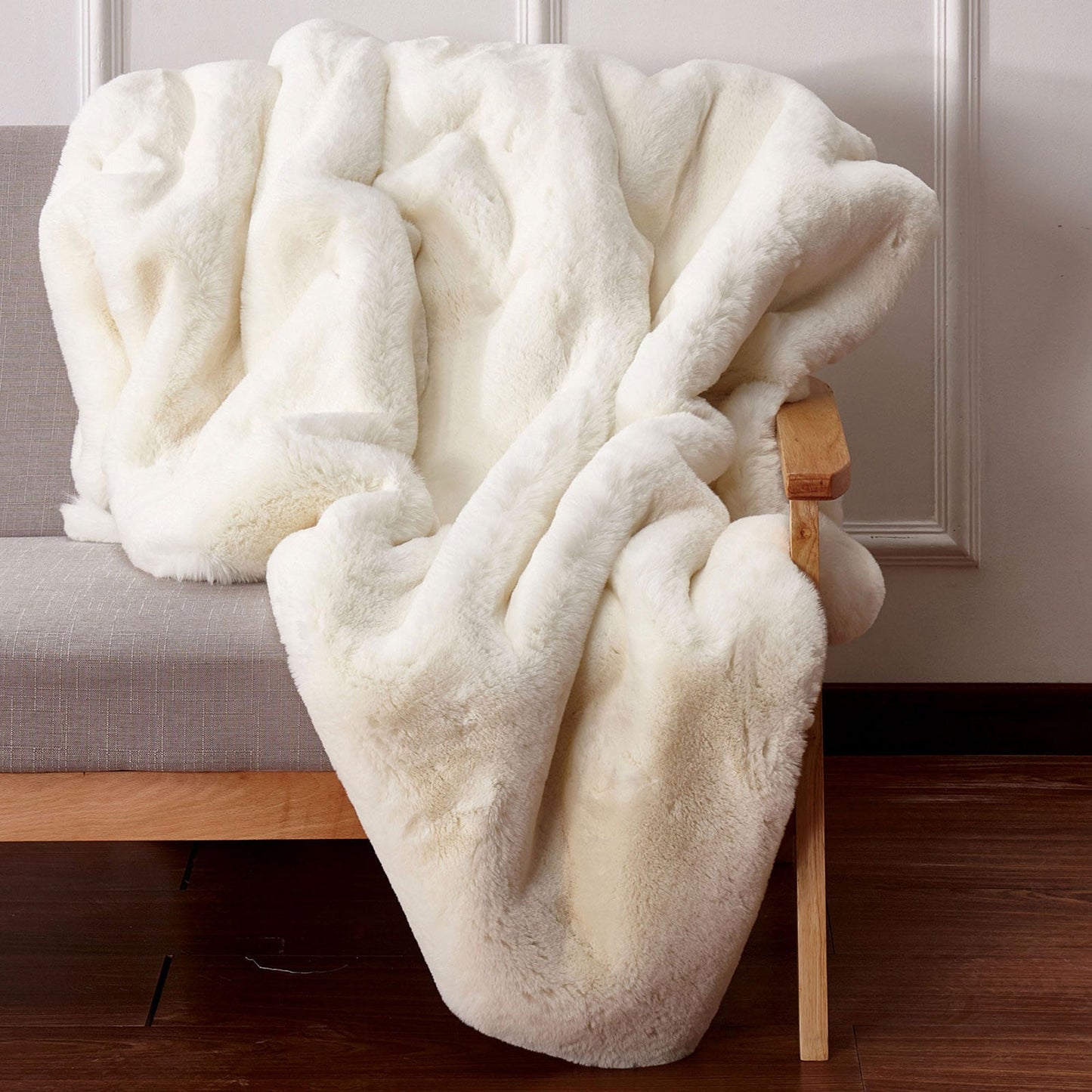 Caparica Off White Throw, Off White - ATL FURNITURE