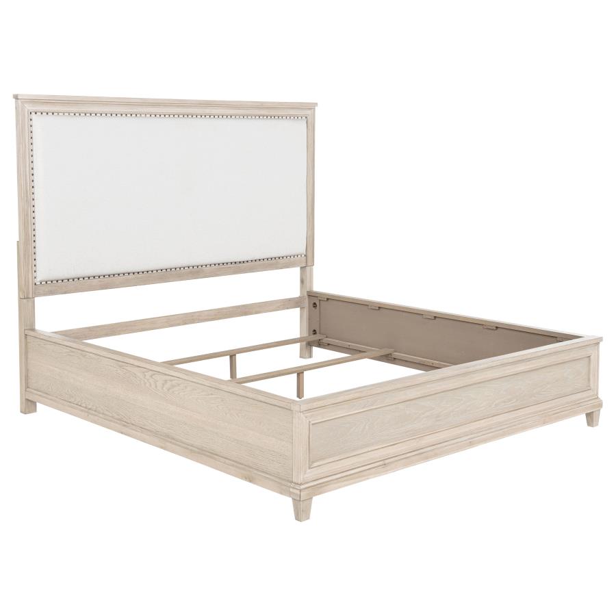 Pembroke 4-Piece Eastern King Bedroom Set Washed Oak
