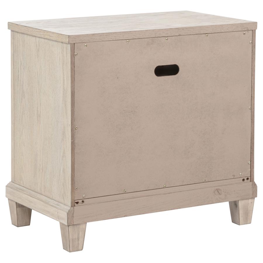 Pembroke 4-Piece Eastern King Bedroom Set Washed Oak