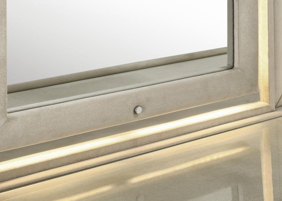 Lorient 4-Piece Eastern King Bedroom Set Ivory And Camel