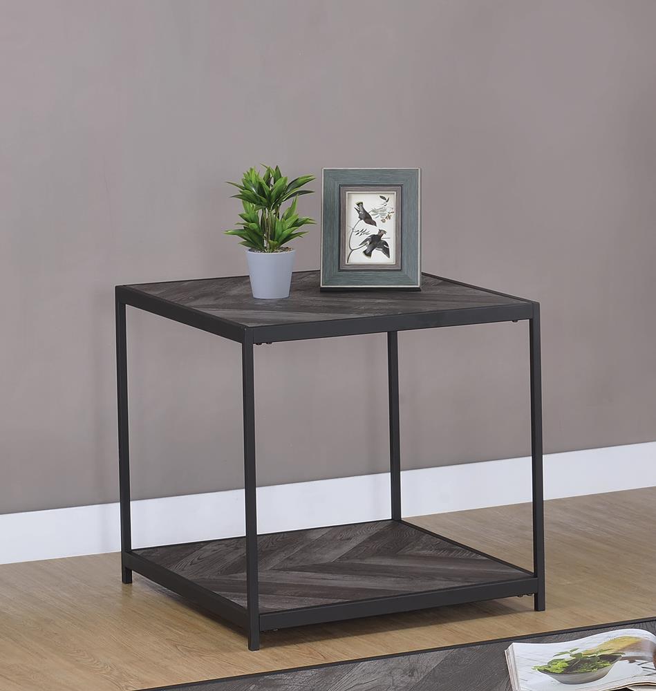 G708168 End Table - ATL FURNITURE