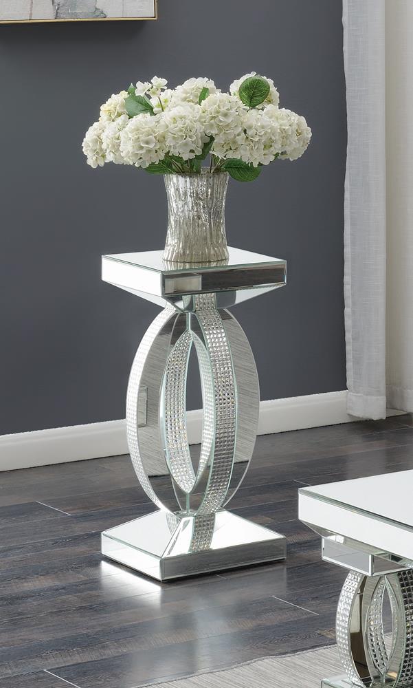 G722517 Contemporary Silver Mirrored Side Table - ATL FURNITURE