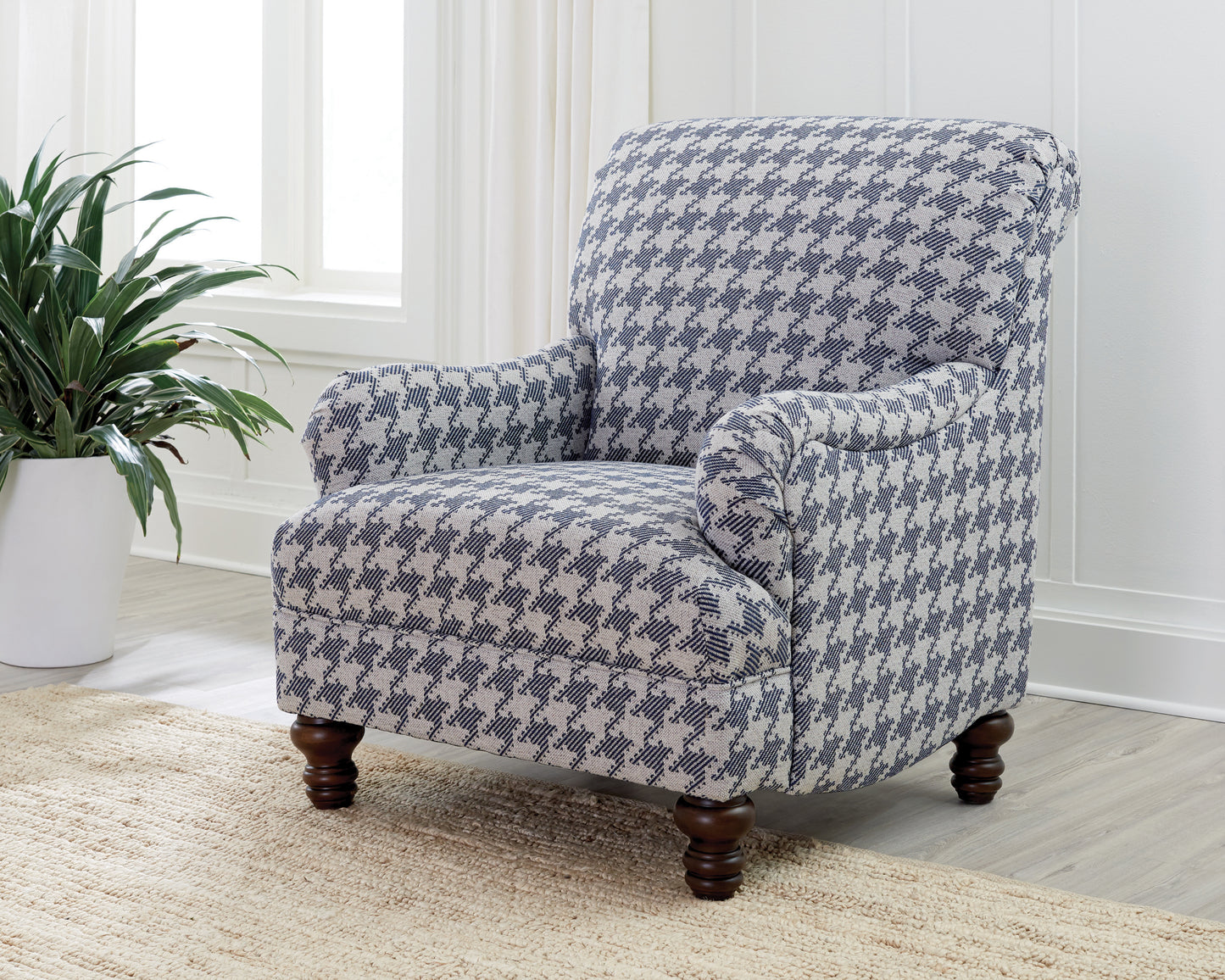 Glenn Upholstered English Arm Accent Chair Blue