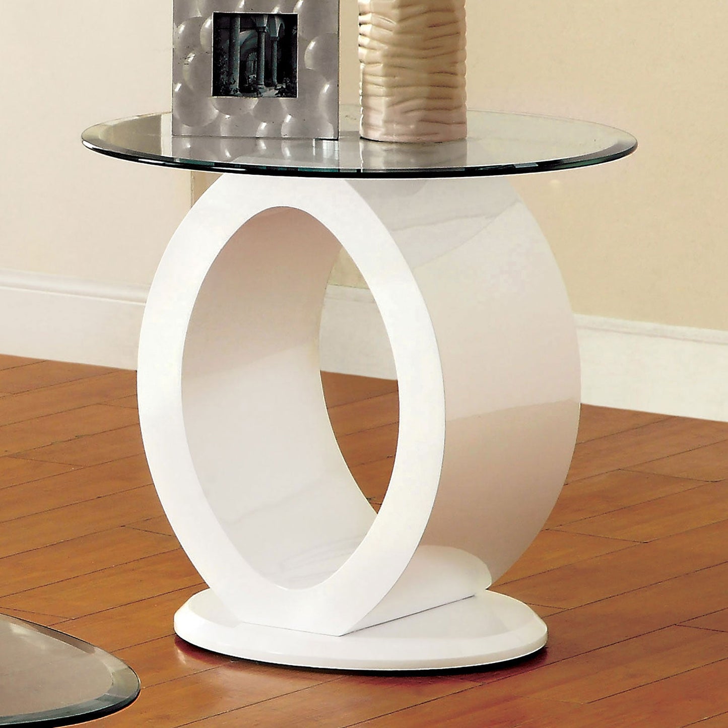 LODIA III White End Table, White - ATL FURNITURE