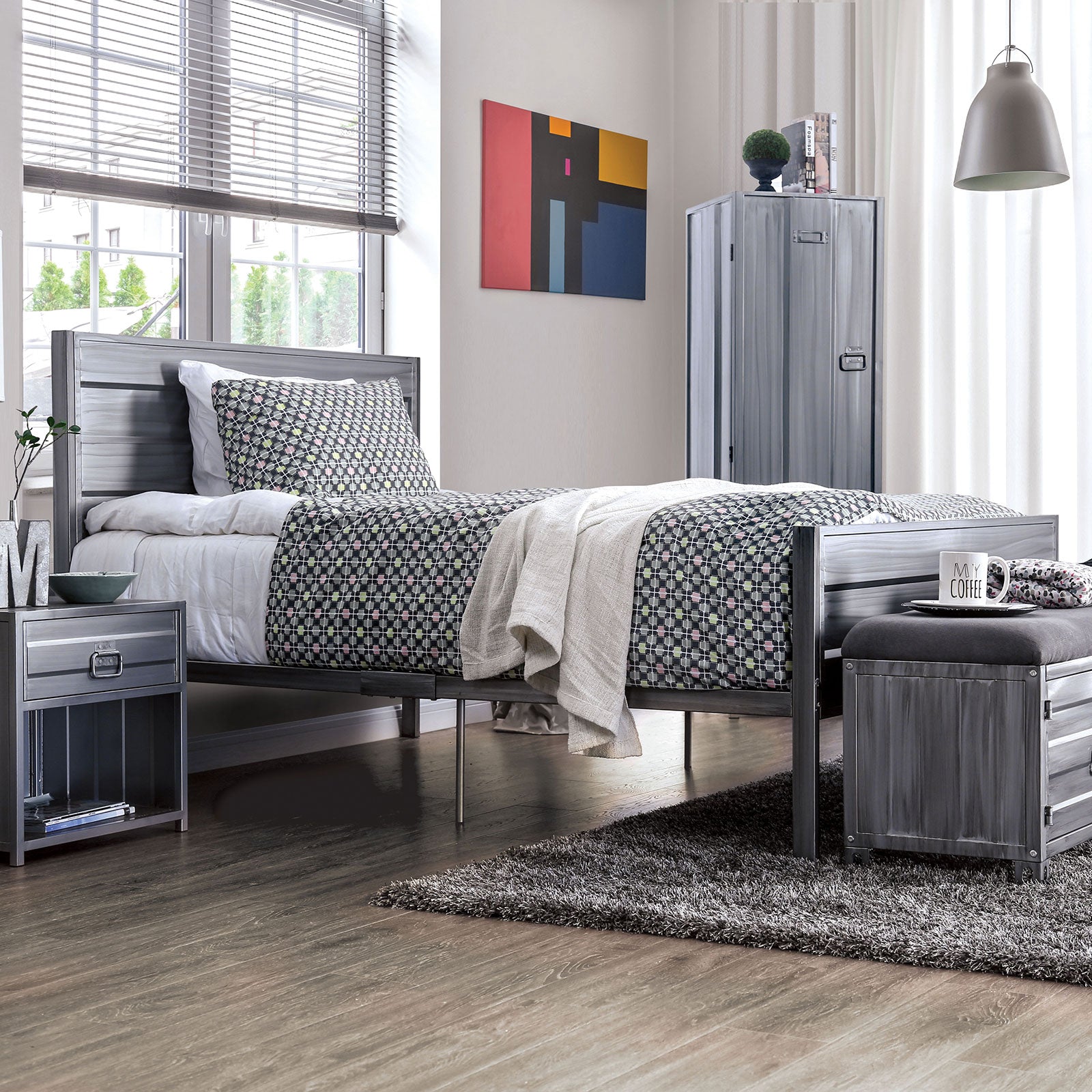 McCredmond White Queen Bed - ATL FURNITURE