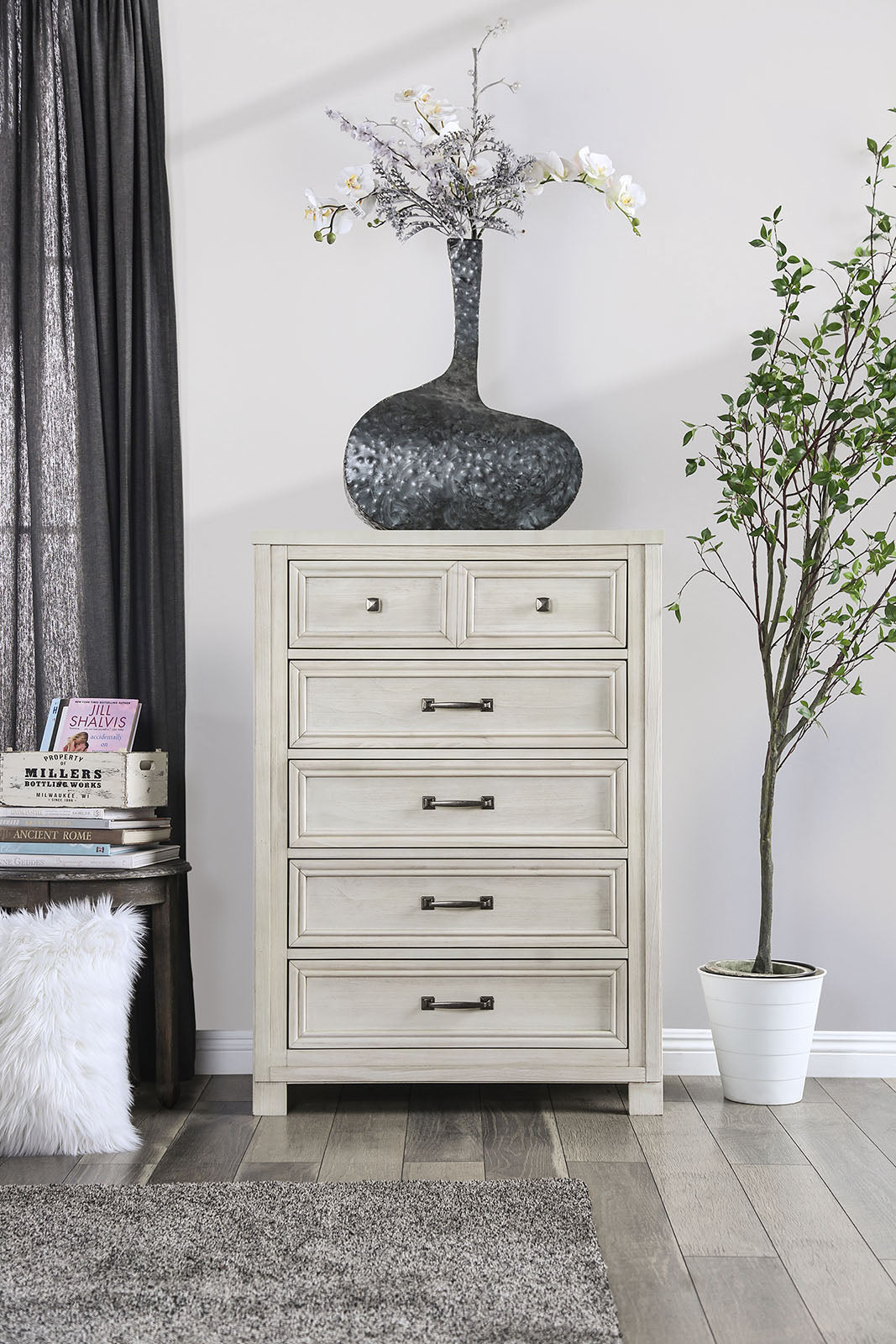 Tywyn Antique White Chest - ATL FURNITURE