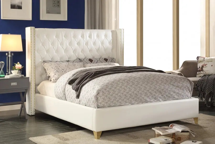 Meridian Furniture - Soho Bonded Leather Queen Bed In White - Sohowhite-Q - ATL FURNITURE
