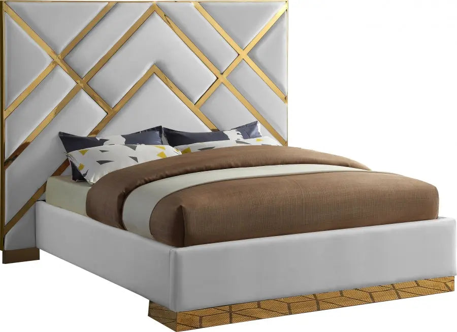 Vector Velvet Queen Bed In White - ATL FURNITURE