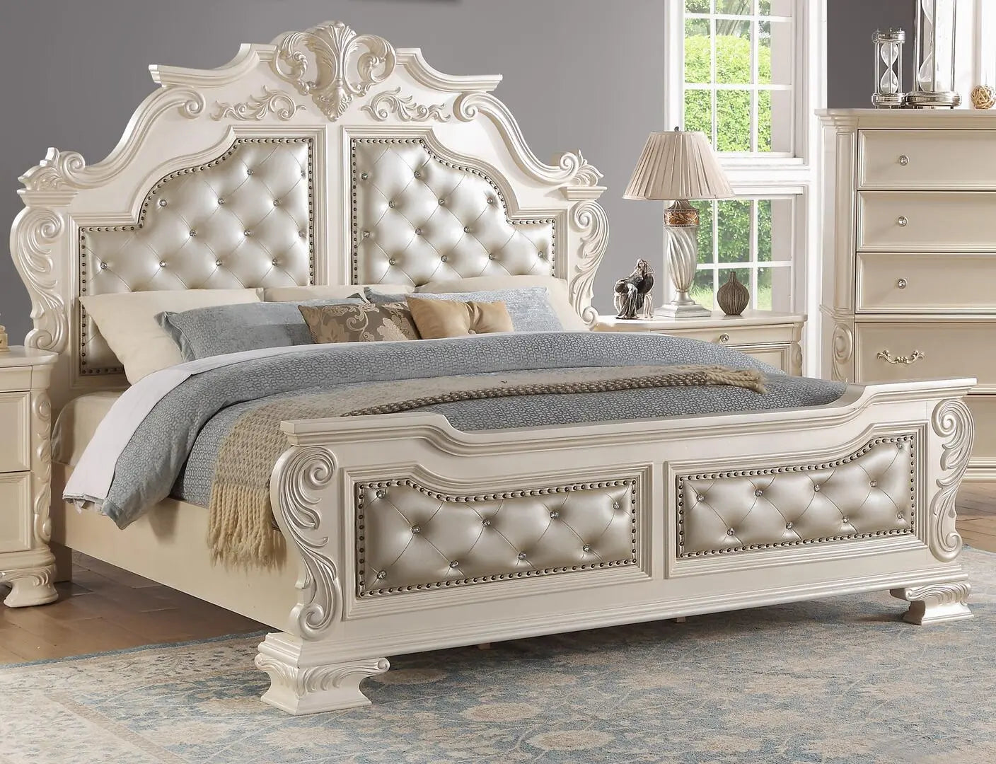 Victoria 6Pc Traditional Bedroom Set in Off-White Finish by Cosmos Furniture - ATL FURNITURE